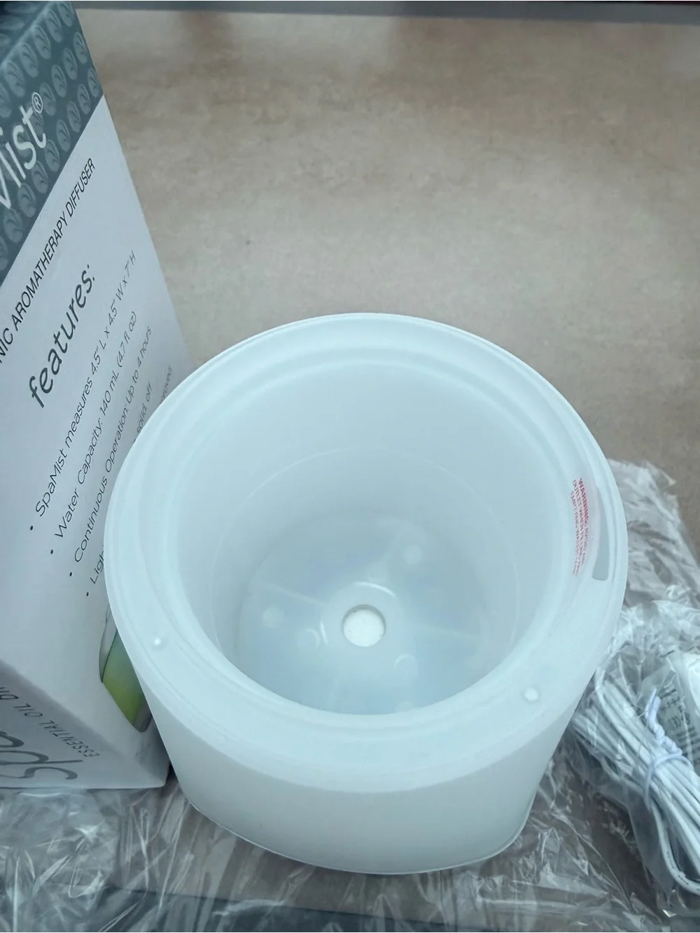 Sparoom SpaMist Ultrasonic Essential Oiks Diffuser White/Silver NIB